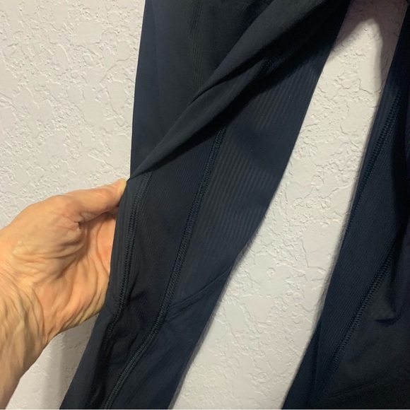 Lululemon Women Dance Studio Crop 25” Blue - Picture 9 of 10